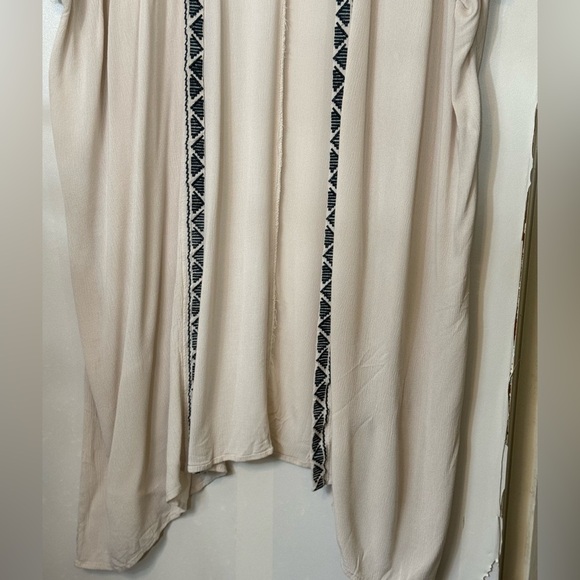 Umgee Tribal Open Front Kimono Duster S/M Half Sleeve Tan Embroidered - Picture 4 of 12